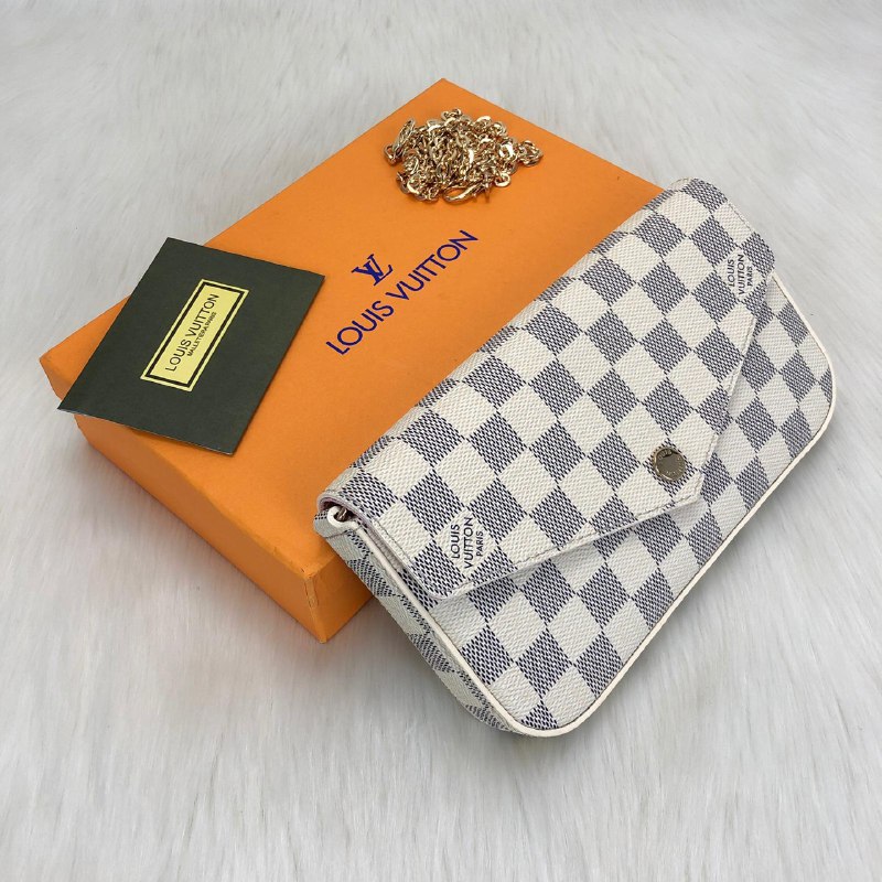 Louis Vuitton  Felice Clutch